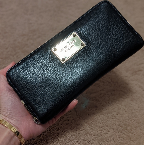 Michael Kors Zip Around Continental Black Leather Wallet with Gold Hardware - Picture 3 of 4